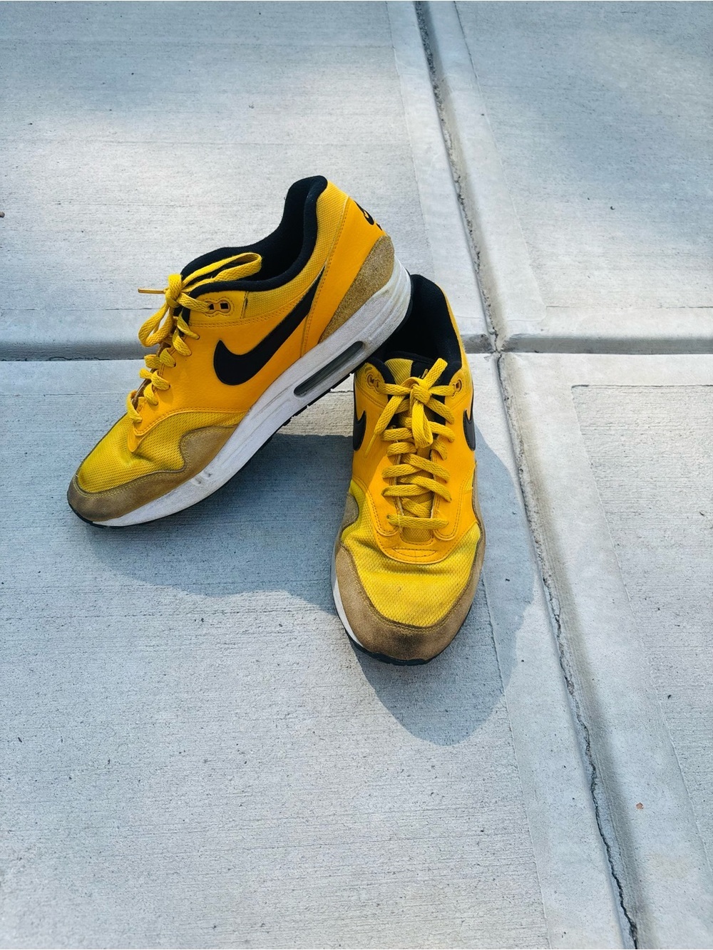 Nike Air Max 1 Men’s Yellow and Black & White Low-Top Sneakers size 13